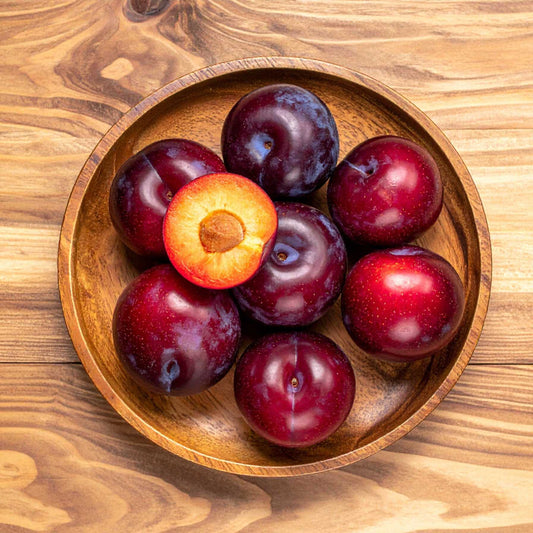 Plum (aaloobukhaara)
